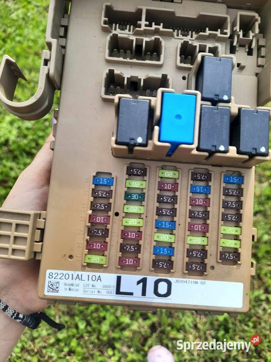 SKRZYNIA BEZPIECZNIKOW SUBARU OUTBACK osobowe Rzeszów