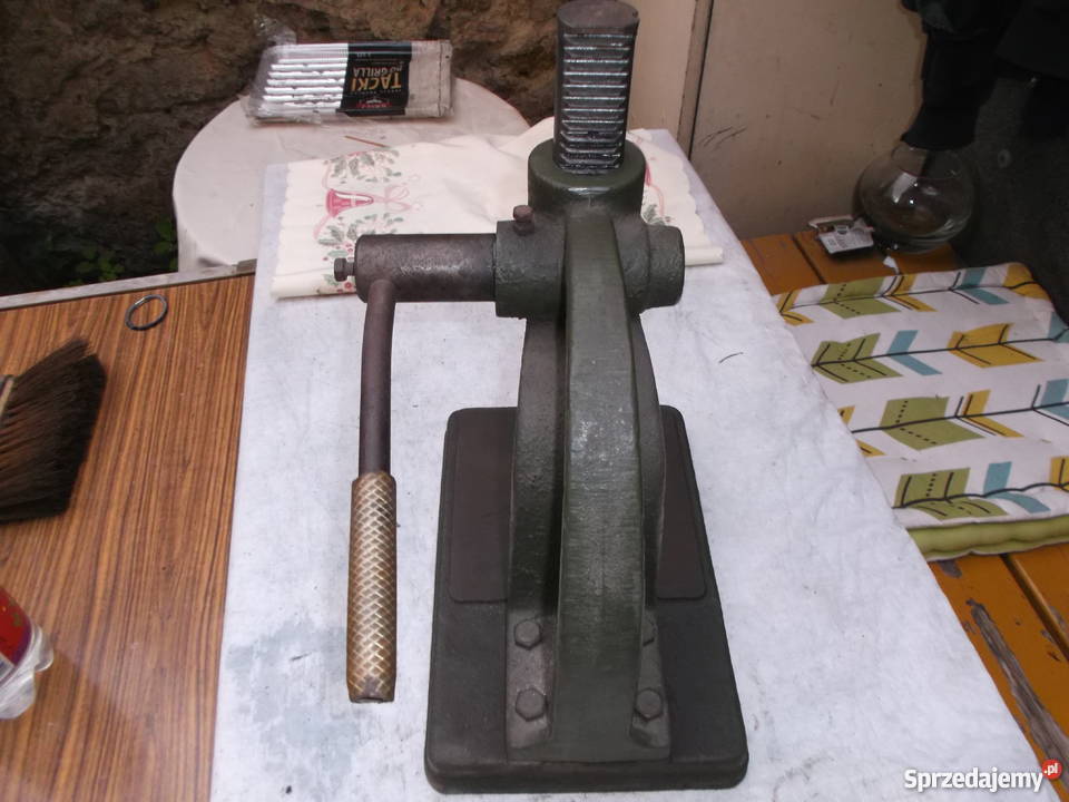 ZABYTKOWA PRASA PRASKA DO WYCISKANIA sygnowana Antyki Świerzawa