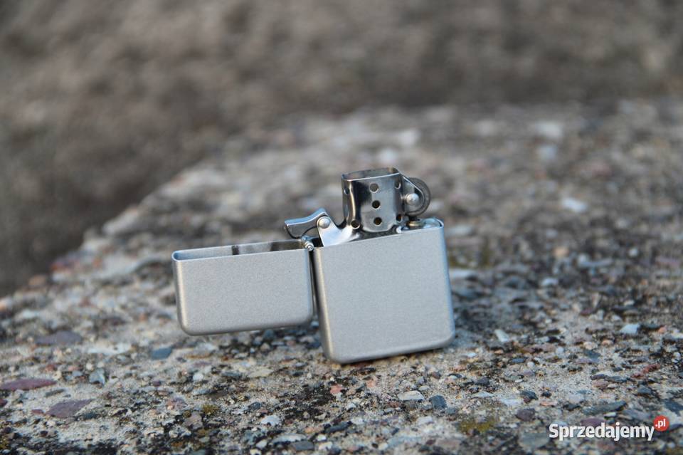 Zapalniczka Benzynowa z Gotowym Grawerem Ostrowy nad Okszą