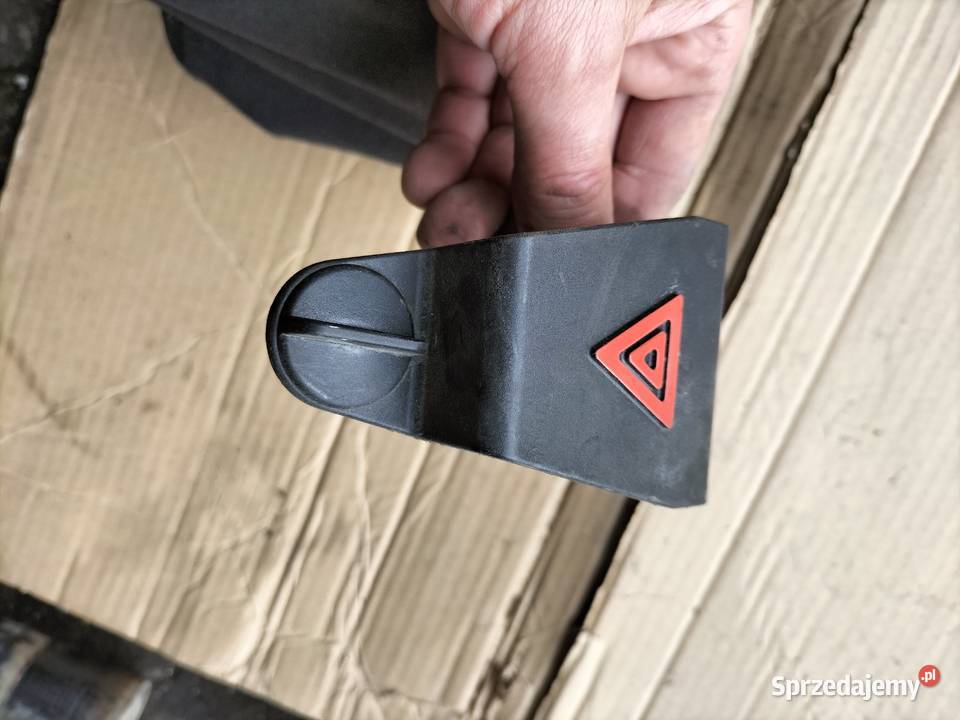 FORD MONDEO MK3 UCHWYT NA TRÓJKĄT OSTRZEGAWCZY Kamień-Kolonia