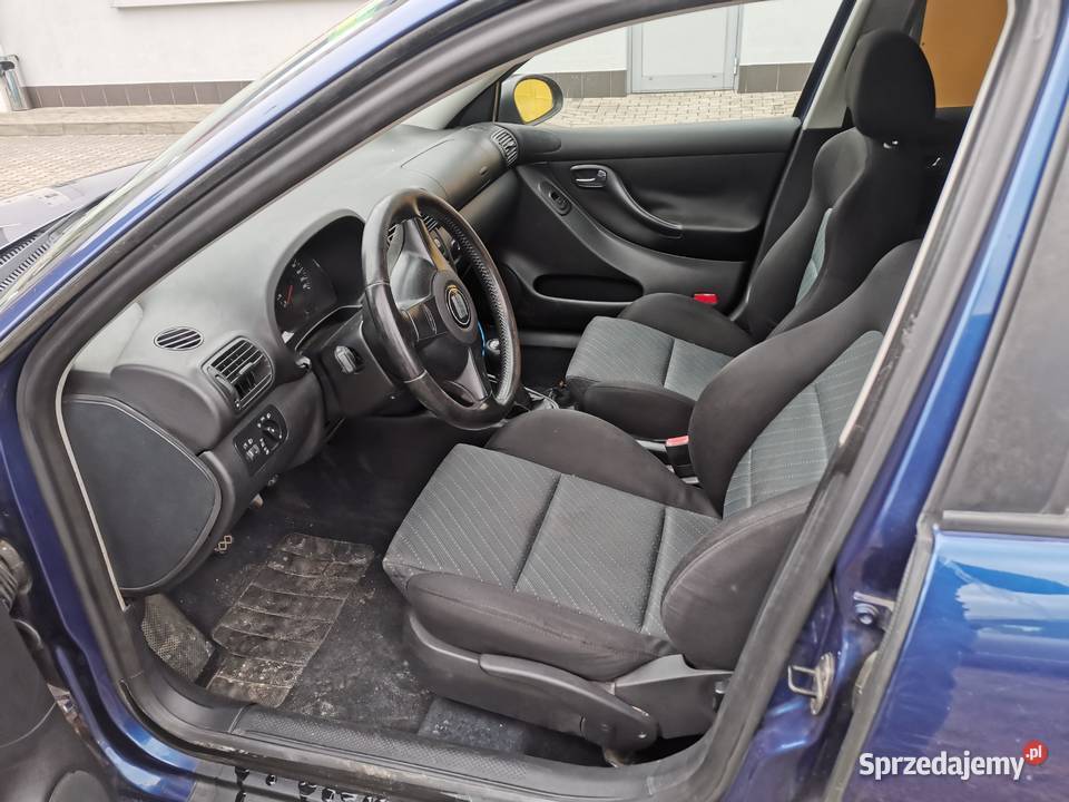 Seat Leon z Niemiec 125 niski przebieg ładne