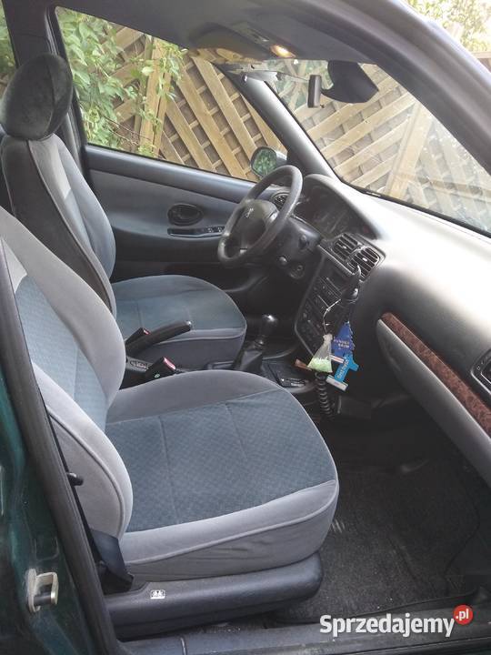 Peugeot siedmioosobowe auto rodzinne