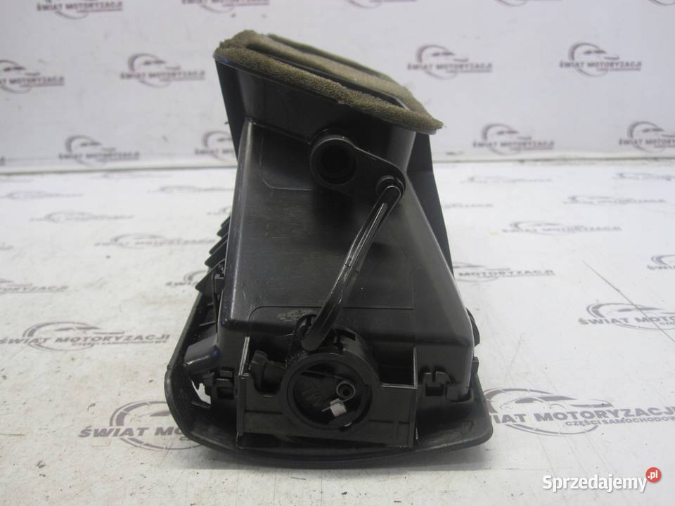 BMW E82 10r kratka nawiewu 7059189 osobowe Kielce sprzedam