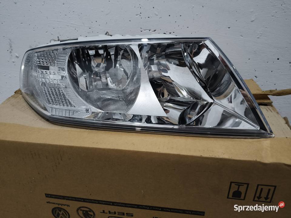 Reflektor prawy Skoda Octavia 2 II osobowe Lampy przednie