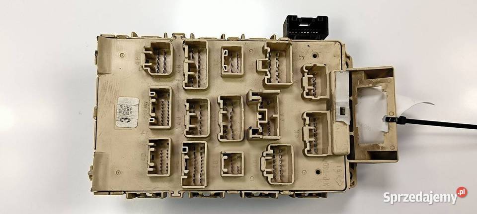 SKRZYNKA BEZPIECZNIKÓW TOYOTA YARIS I Lipno