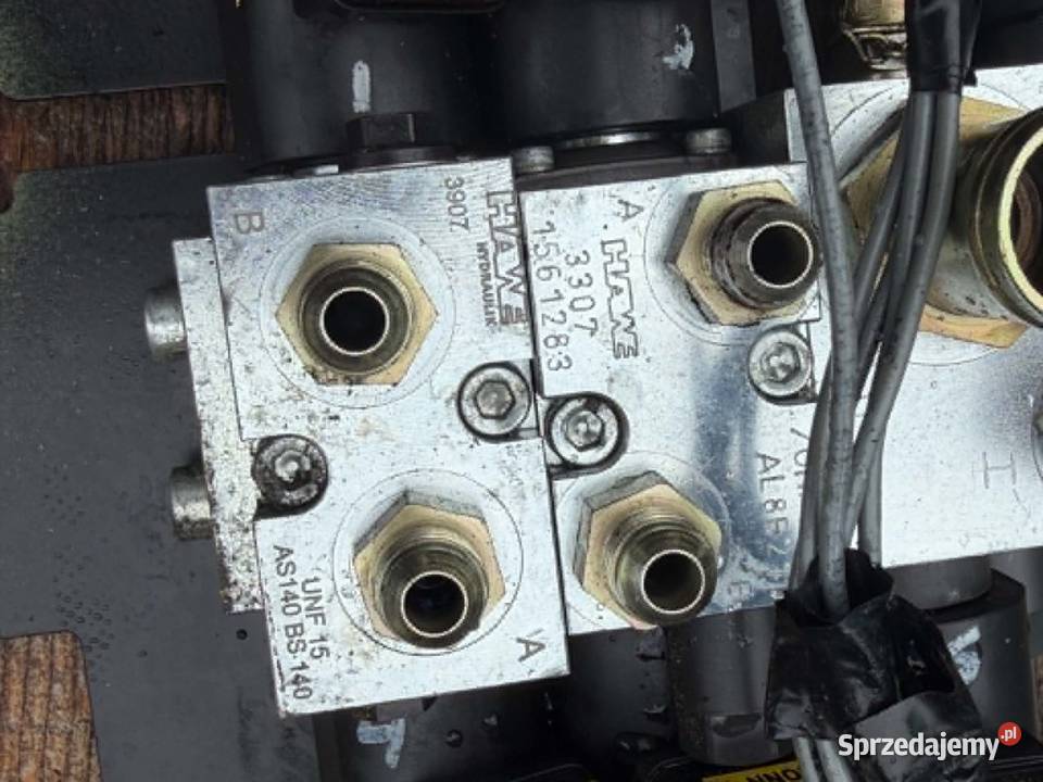 Rozdzielacz hydrauliczny trzysekcyjny HAWE SK Antonie