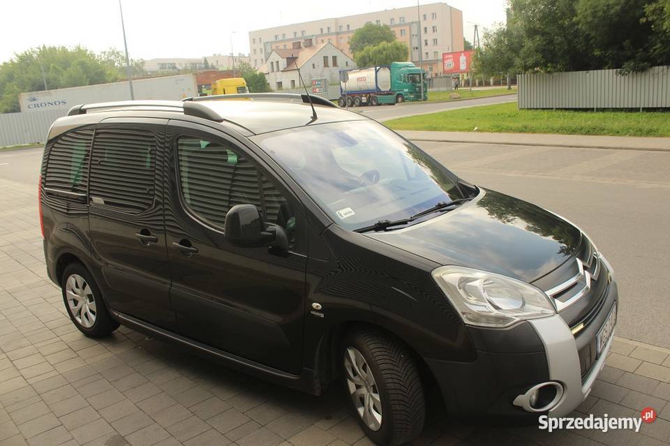 Śliczny Citroen Berlingo XTR 16HDI nowy