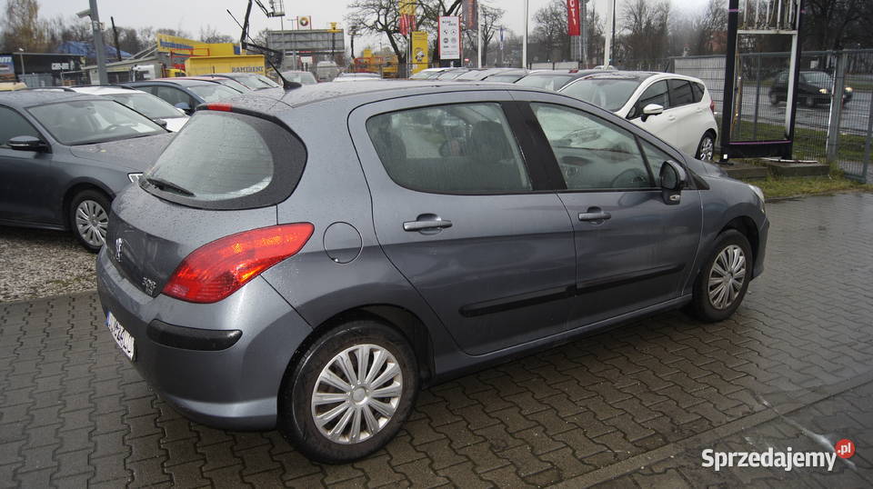 Ładny ekonomiczny z klimatyzacją sprzedam