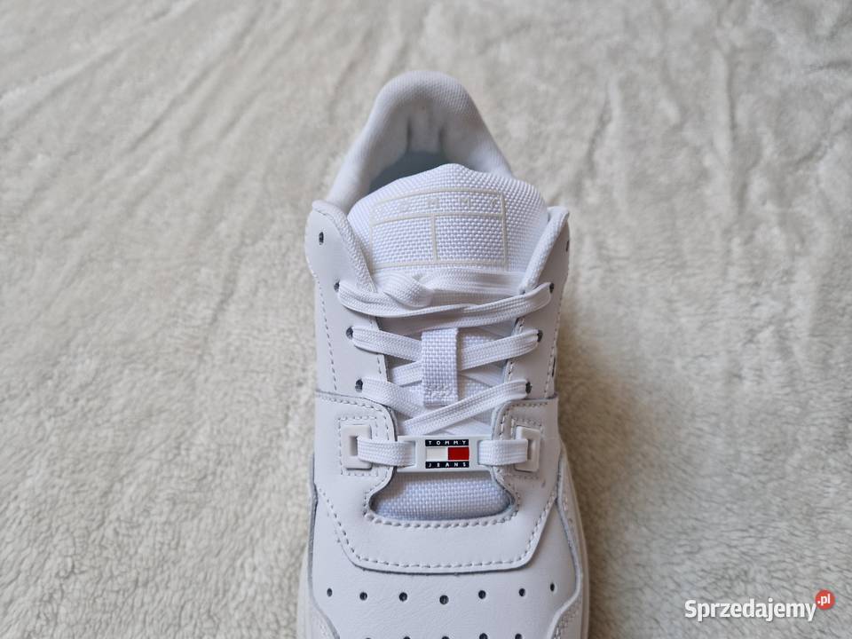 Nowe damskie buty sportowe na platformie małopolskie