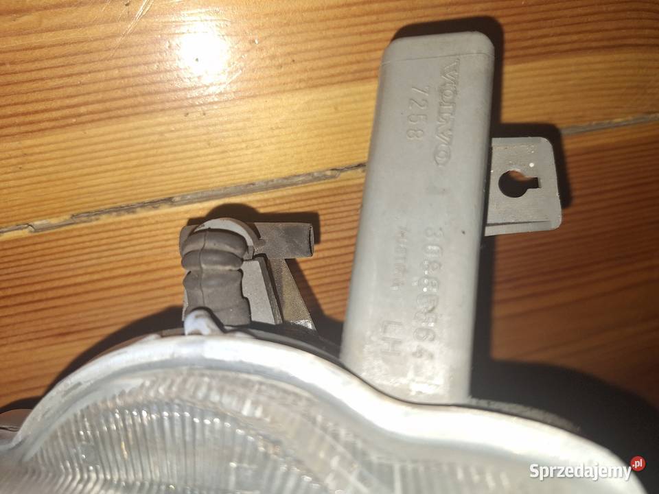 Halogen lampa przeciwmgielna volvo v40s40 lewe Żeliszów