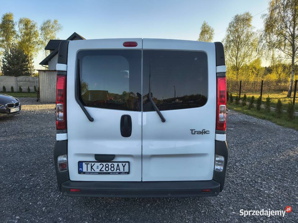 Renault Trafic 2010 25dci 150 2xdrzwi przesuwne Rok produkcji 2010 Kielce