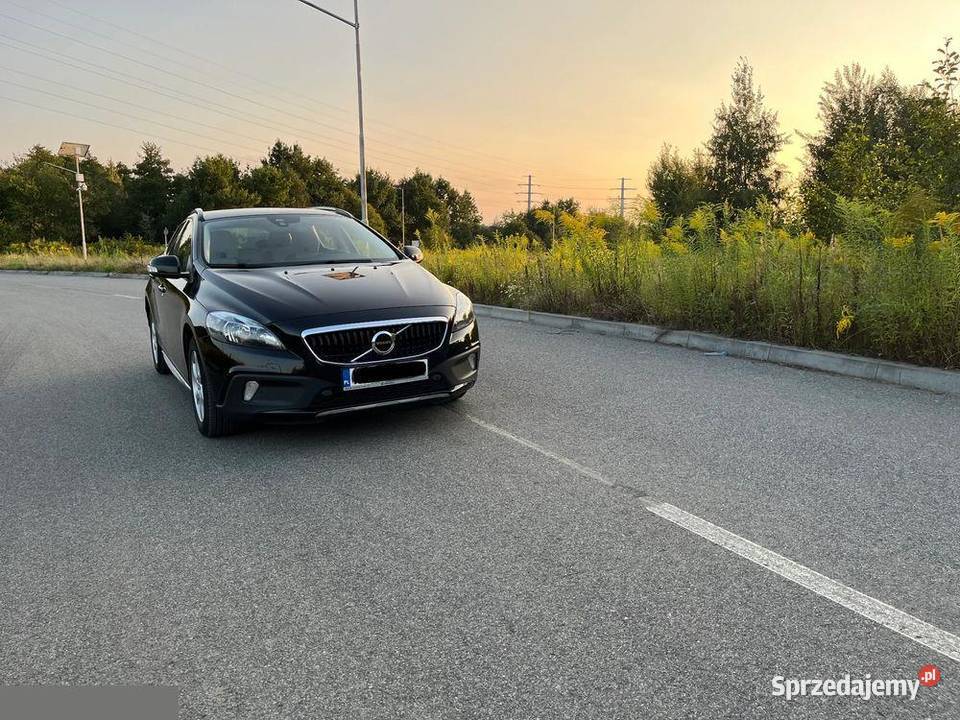 Volvo V40 Cross Country 20 benzyna 152 2017r małopolskie Węgrzce Wielkie