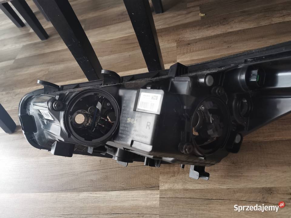 REFLEKTOR PRZEDNI PRAWY KIA CEED II XENON LED Pielgrzymka