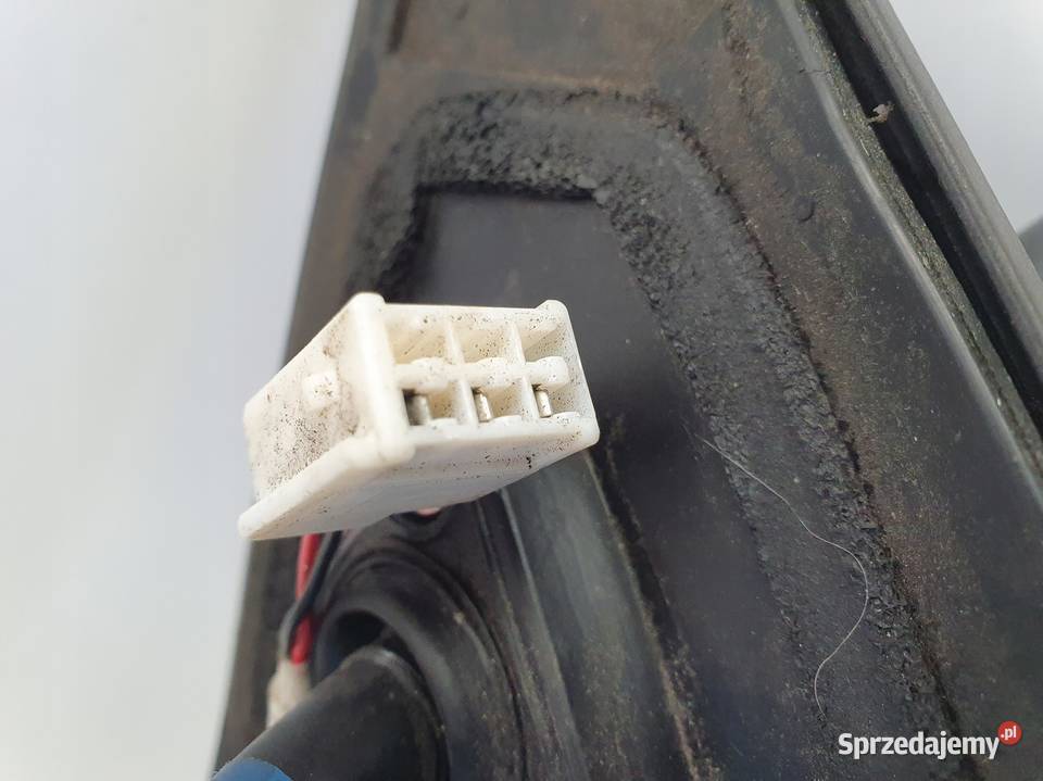 LUSTERKO PRAWE Toyota Yaris I 9906r PASAŻERA 3