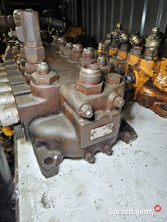 Rozdzielacz hydrauliczny koparki Case do Gdynia sprzedam