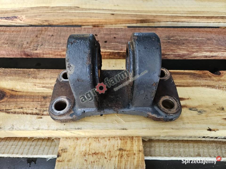 Uchwyt siłownika FWD Massey Ferguson 8660 8730 Byków