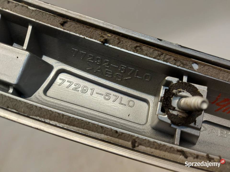 SUZUKI Kizashi Spojler klapy bagażnika światło