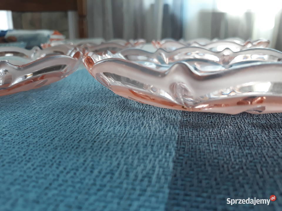 Talerzyki kryształowe szklane 4 kolor odcienie różowego sprzedam