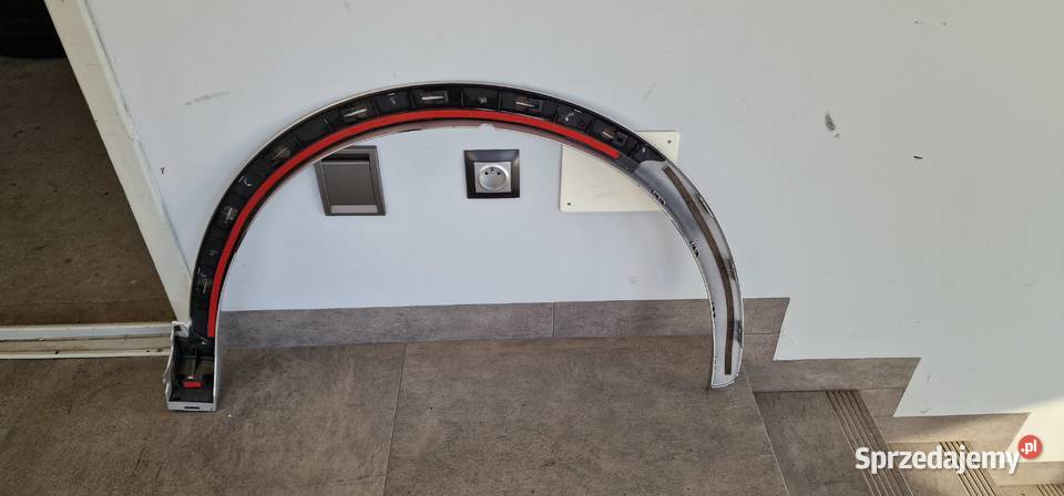 AUDI Q3 8U LISTWA BŁOTNIKA LEWA PRZÓD 8U853717B Kończyce Małe