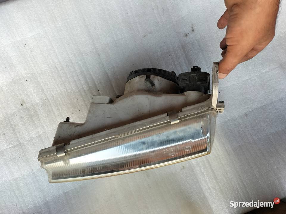 Mitsubishi Space Star lampa przód przednia prawa