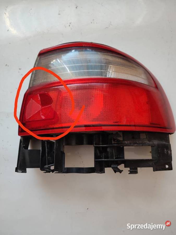 Toyota Carina sedan T19 lampa prawa tylna na lampy tylne Skoczów sprzedam