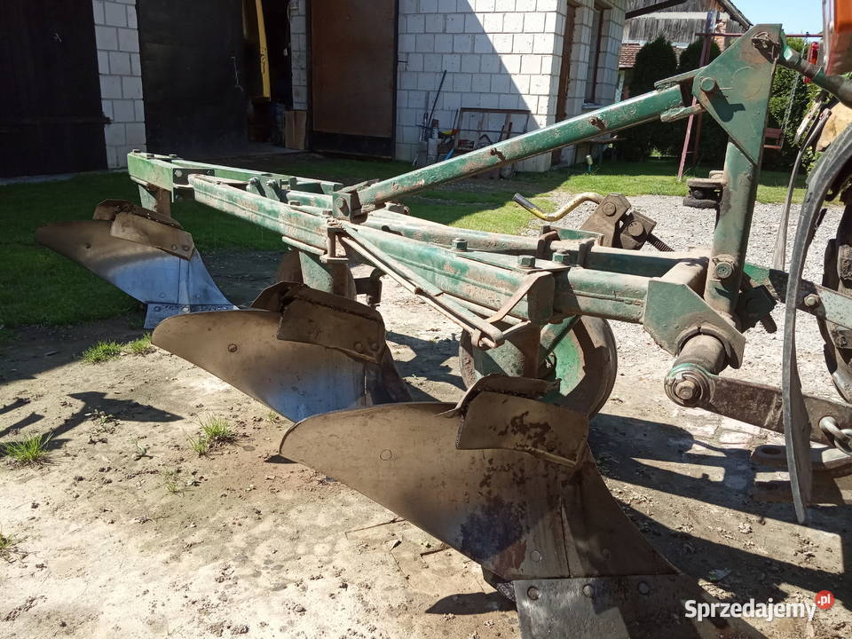 Pług 3 skibowy z przystawką na 4 skibę Łowce