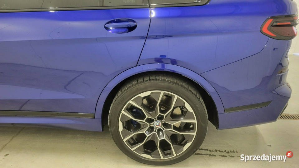 BMW X7 M60i xDrive mHEV sportaut G07 2019 światła przeciwmgielne