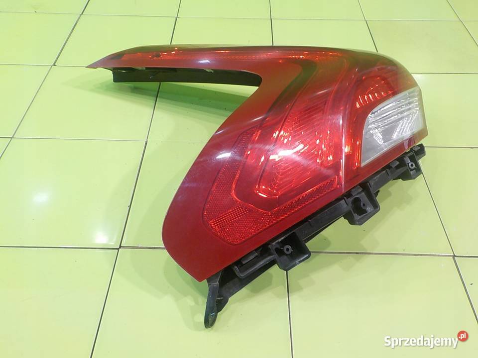 VOLVO V40 II 16D2 14r HB 5D lampa lewa tyl osobowe Suków