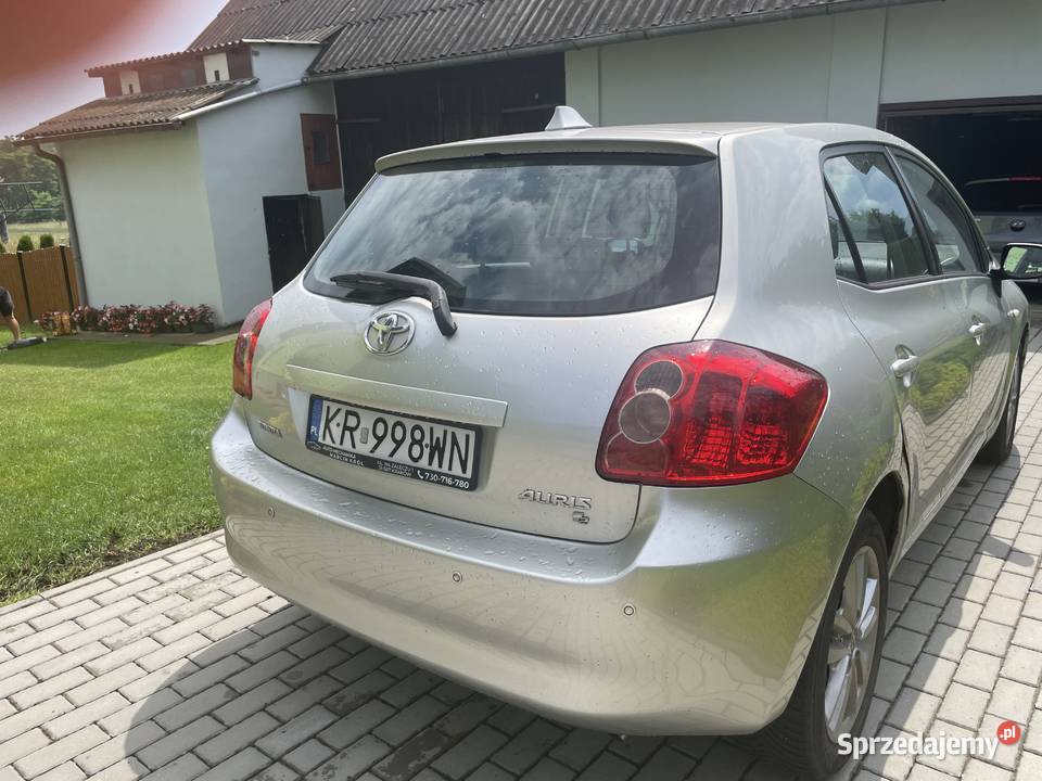 Toyota Auris I 16 124 2008 Garażowany 1598cm3