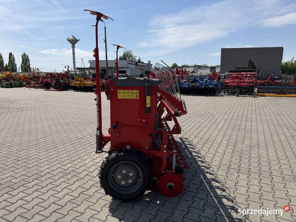 Mechaniczny siewnik zbożowy Poznaniak 4203D