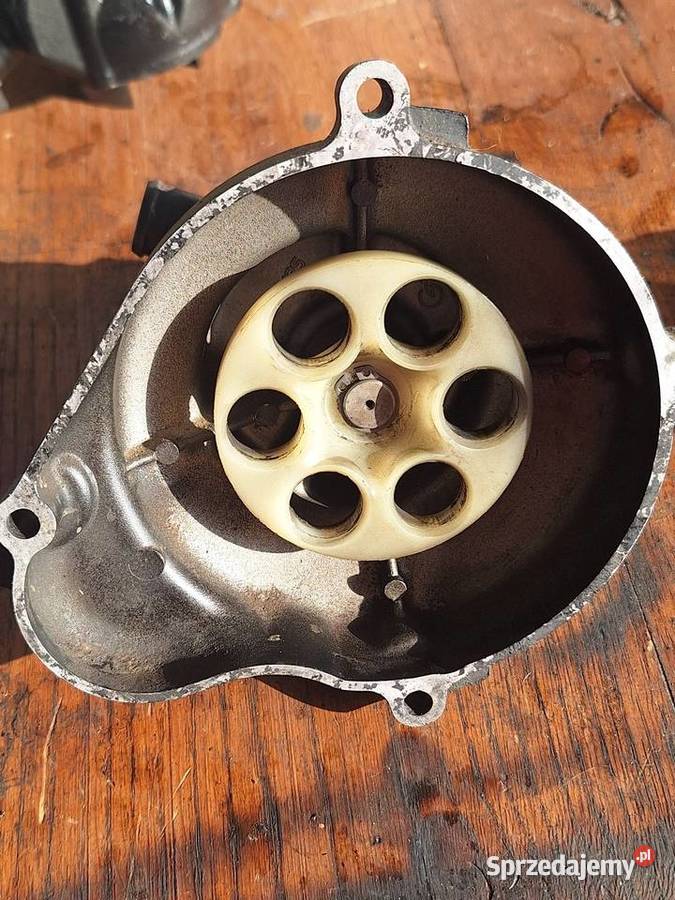 Aprilia SR 50 pompa wody obudowa zestaw śrub Tarnów