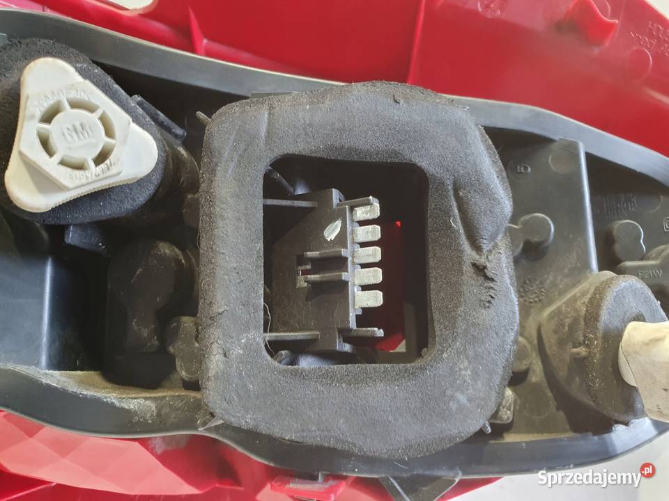 LAMPA PRAWA Opel Corsa D 3 drzwi TYLNA prawy tył Chełm