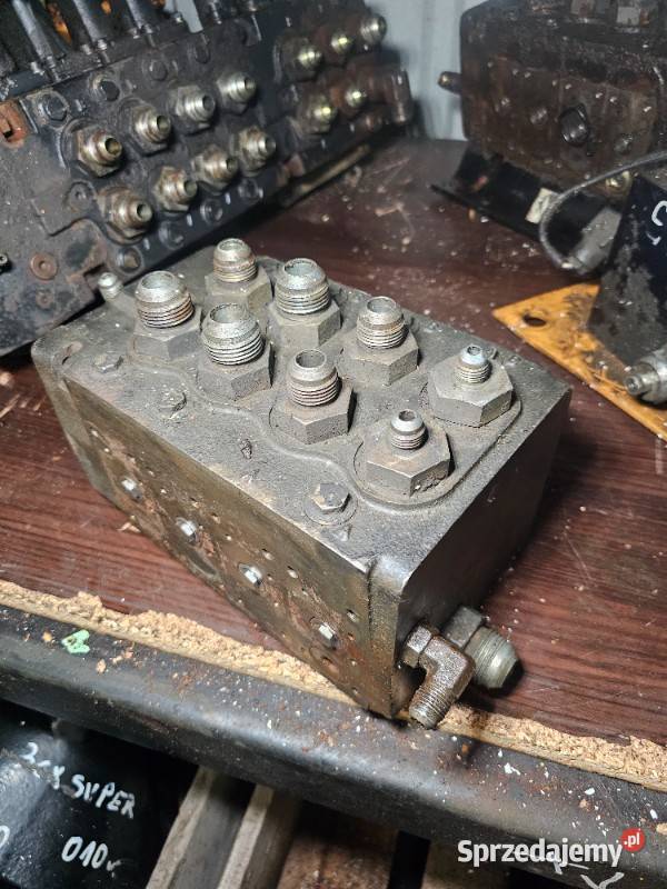 Rozdzielacz hydrauliczny Case 595 Fermec 760 860 pomorskie