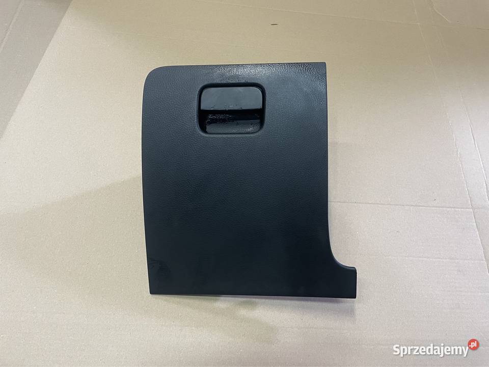 Schowek konsoli vw passat b6 volkswagen Rok produkcji 2007 Deski rozdzielcze, konsole Szczecin