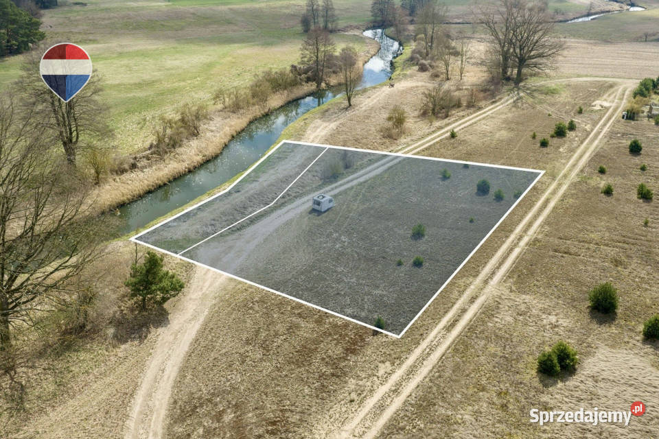 Działka z linią brzegową i zabudową rekreacyjną Jesiona