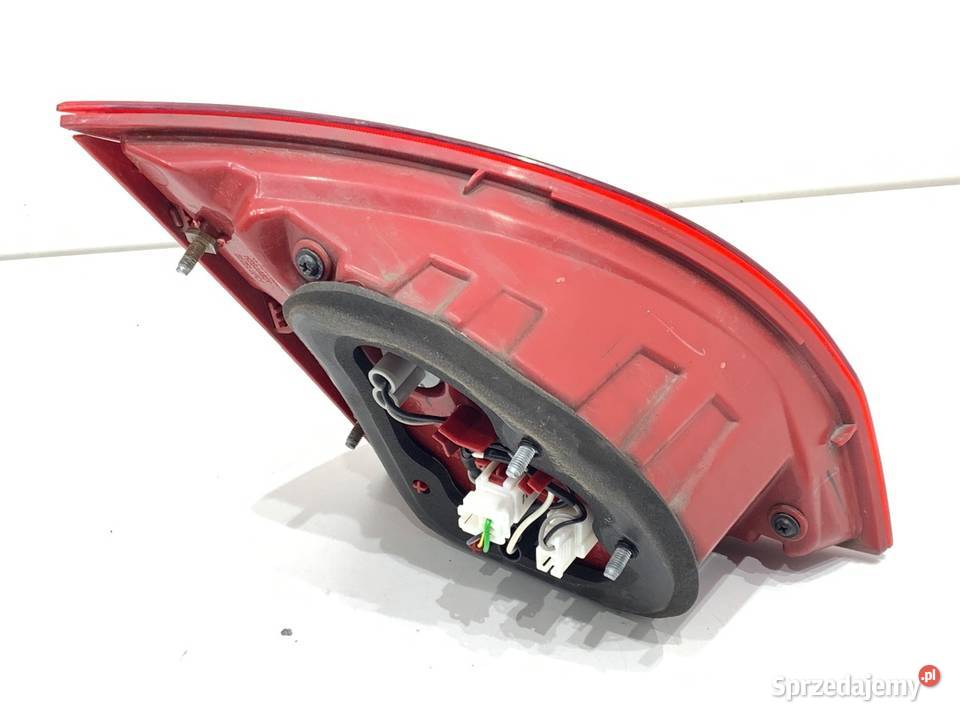 LAMPA TYŁ PRAWA WEWNĘTRZNA KIA VENGA Hatchback