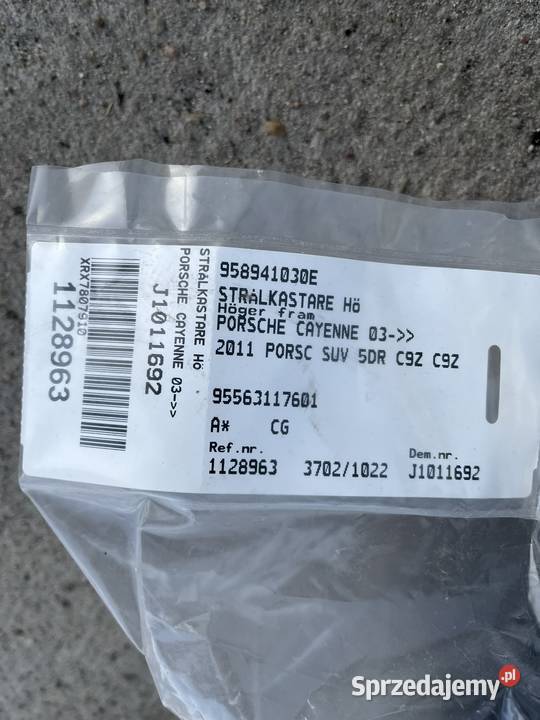 Porsche Cayenne 9PA Przedni prawy reflektor Końskowola