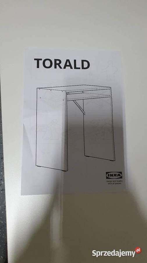 Małe białe biurko Torald z Ikea