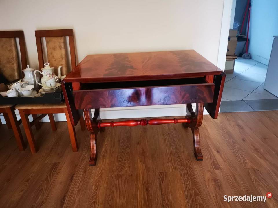 Stół rozkładany w stylu Biedermaiera