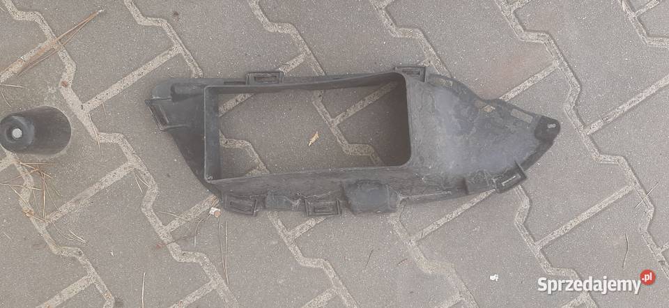 Wlot powietrza prawy c63 A2058850263 łódzkie Zelów
