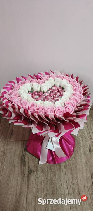 Bukiet jadalny Lindor 40 Różowy urodziny Warszawa