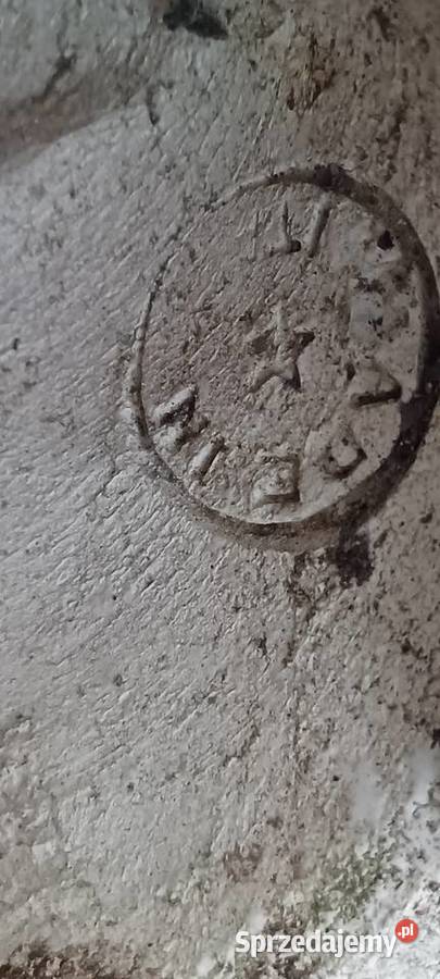 W POZNANIU SPRZEDAMY POWOJENNĄ SYGNOWANĄ FIGURE