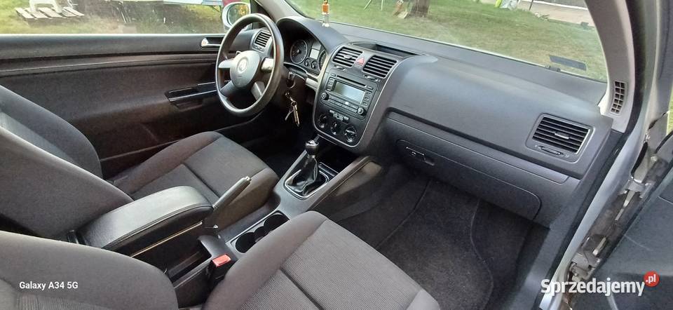VW GOLF V 14 MPI srebrny Strzelin