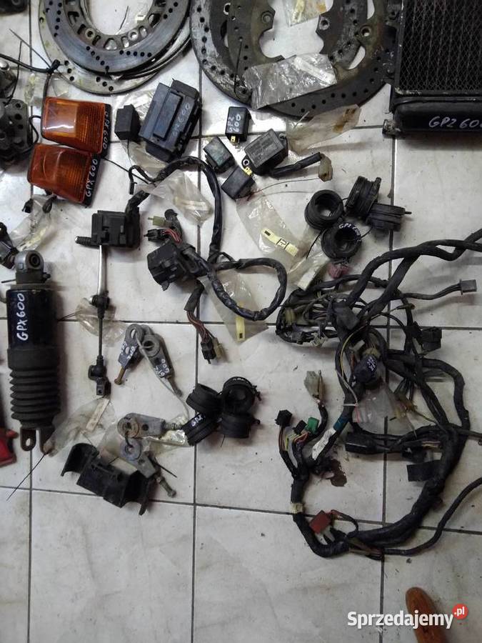 Kawasaki GPZ GPX 600 części Pozostałe dolnośląskie Jelenia Góra sprzedam