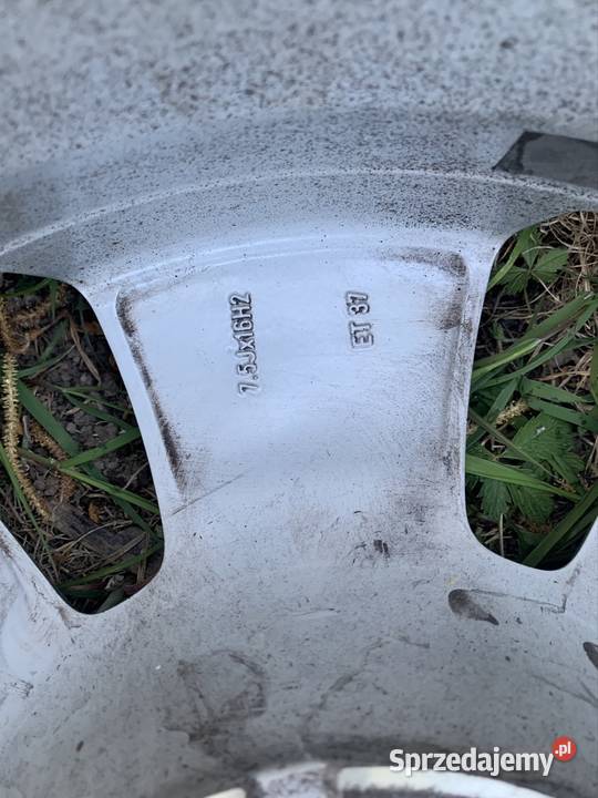 Felgi Audi A6 R16 22560 R16 letnie opony ET37 sprzedam