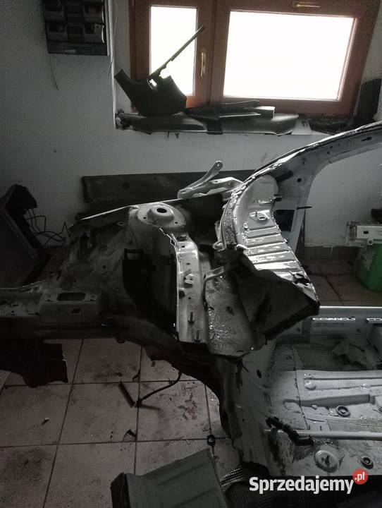 słupek B Octavia 4 IV 2022 Progi Godów