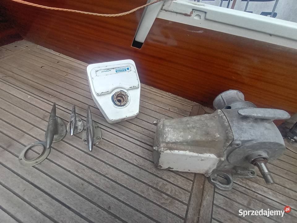Jacht motorowy Chris Craft 30ft do remontu 2 x Łodzie i motorówki Iława