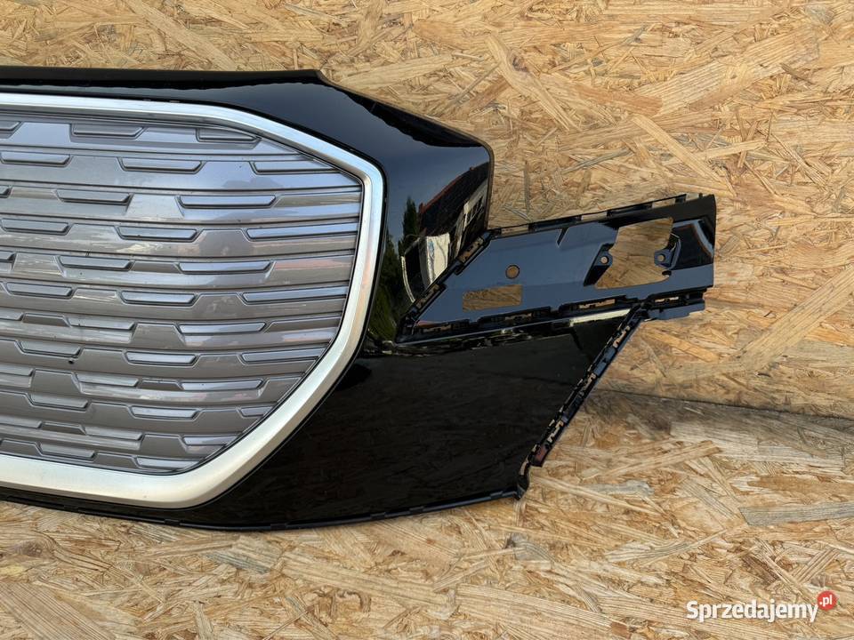Zderzak przód ramka atrapy grill audi q4 etron Sieraków