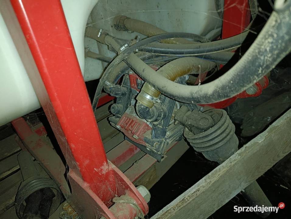 Sprzedam opryskiwacz bury perkoz 1000 l Koło sprzedam