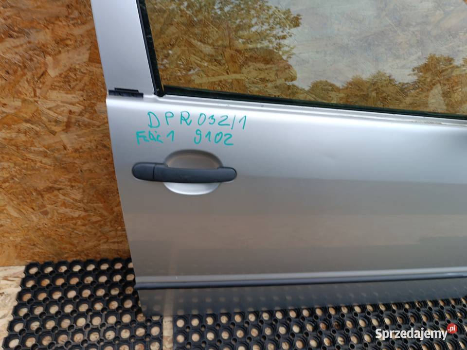 SKODA FABIA 1 I 9102 DRZWI PRZÓD PRAWE PRAWY Słowikowo